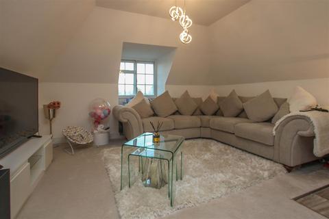 2 bedroom apartment for sale, Merrymeade Chase, Brentwood