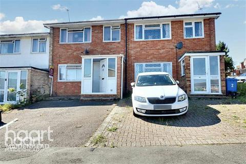 3 bedroom terraced house to rent, Penshurst, Maidenhead