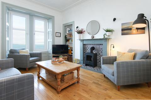 27/5 Trinity Crescent, Edinburgh, EH5 3EE