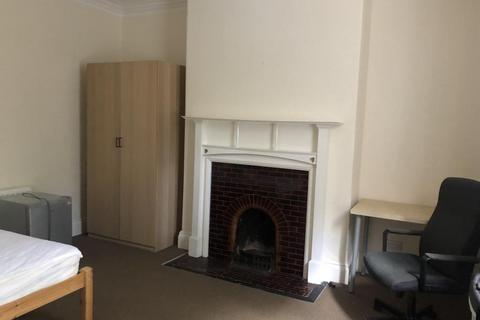 4 bedroom terraced house to rent, Flass Street, Durham