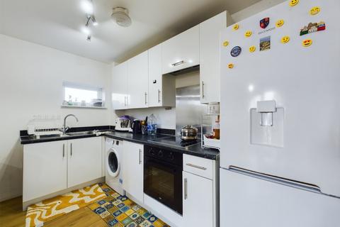 2 bedroom apartment for sale, London Road, Ashford, Surrey, TW15