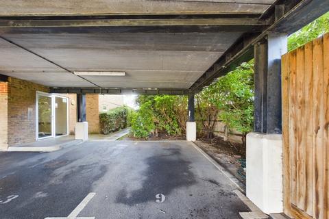 2 bedroom apartment for sale, London Road, Ashford, Surrey, TW15