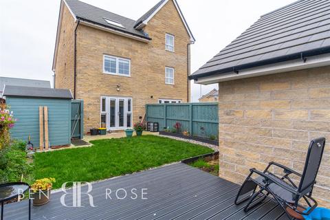 4 bedroom townhouse for sale, Retriever Street, Leyland