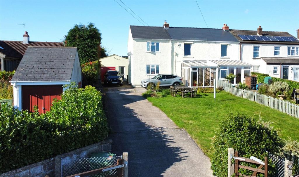 Littledean Hill Road, Cinderford GL14 3 bed semidetached house for