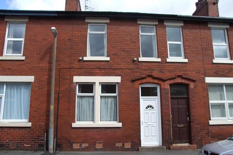 3 bedroom terraced house to rent, Clyde Street, Preston PR2