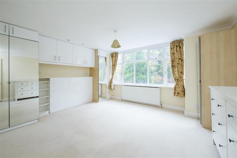 5 bedroom detached house to rent, Ditton Road, Surbiton, Surrey, KT6