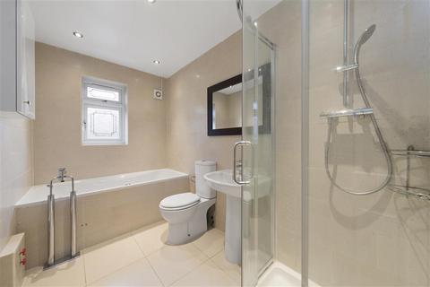 5 bedroom detached house to rent, Ditton Road, Surbiton, Surrey, KT6