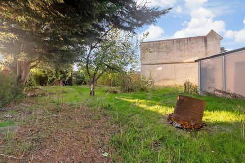 53 Cowper Close, Welling, DA16 2JT