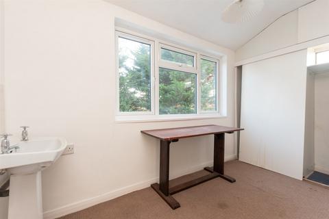 53 Cowper Close, Welling, DA16 2JT