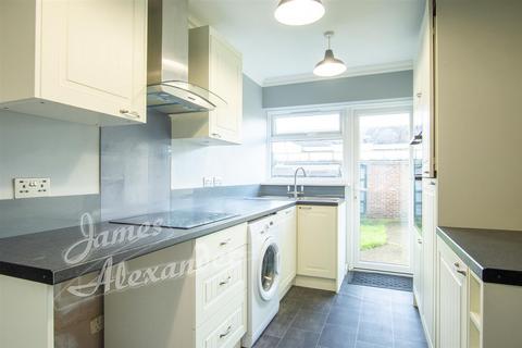 48 Wide Way, Mitcham, CR4 1BL