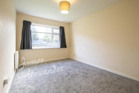 48 Wide Way, Mitcham, CR4 1BL