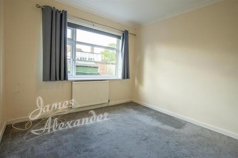 48 Wide Way, Mitcham, CR4 1BL