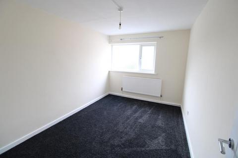 2 bedroom flat to rent, Enville Road, Kingswinford