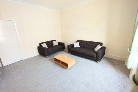 2 bedroom flat to rent, George Street, Aberdeen, AB25