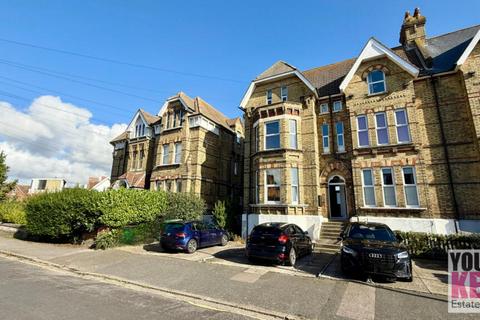 1 bedroom flat for sale, Manor Road, Folkestone, Kent CT20 2SE