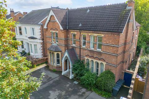 Property for sale, Lillington Avenue, Leamington Spa, Warwickshire CV32 5UJ