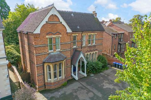 Property for sale, Lillington Avenue, Leamington Spa, Warwickshire CV32 5UJ