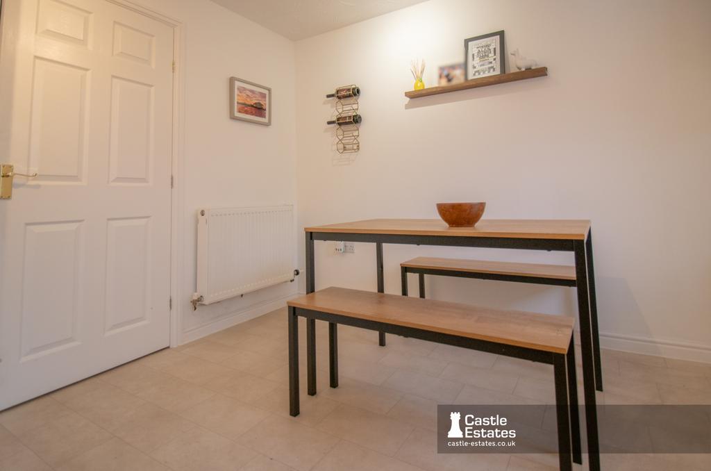 Kitchen &amp; Dinning