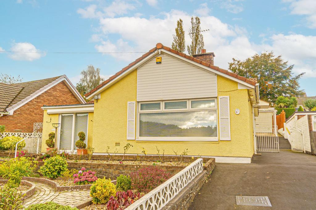 Risca Road, Rogerstone, NP10 3 bed detached house for sale £425,000