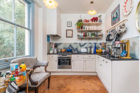 2 bedroom flat for sale, Randolph Crescent, London