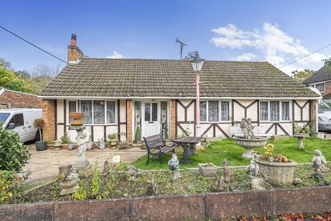 3 bedroom detached bungalow for sale, Cranford Park Drive, Hampshire GU46