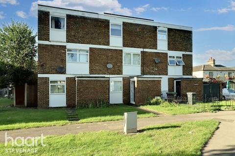 3 bedroom townhouse for sale, Regent Court, Hitchin