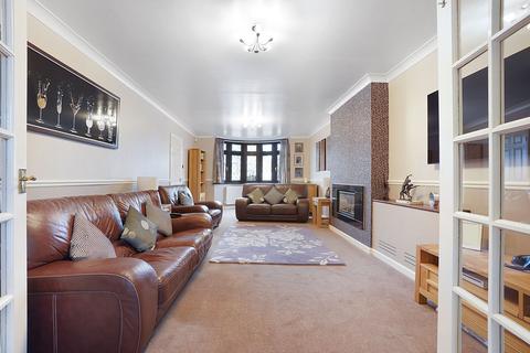 16 Brenchley Avenue, Gravesend, DA11 7RQ
