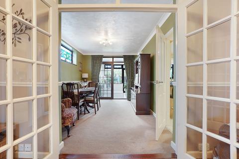 16 Brenchley Avenue, Gravesend, DA11 7RQ