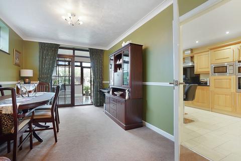 16 Brenchley Avenue, Gravesend, DA11 7RQ