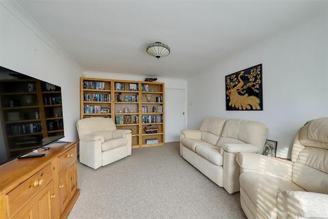 2 bedroom detached bungalow for sale, Keswick Close, Worthing BN12