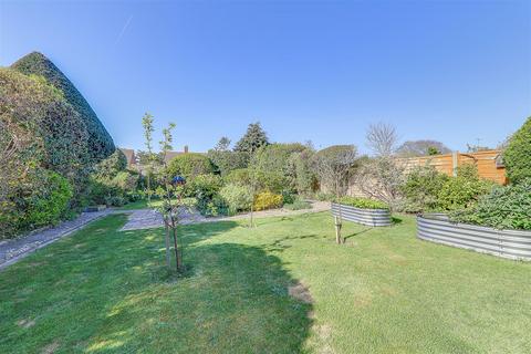 14 Keswick Close, Goring By Sea, Worthing, BN12 6JZ