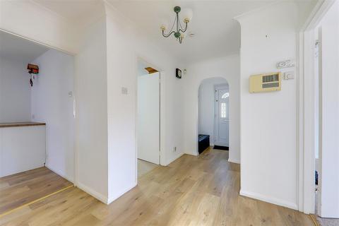 14 Keswick Close, Goring By Sea, Worthing, BN12 6JZ