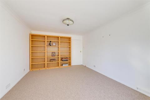 14 Keswick Close, Goring By Sea, Worthing, BN12 6JZ