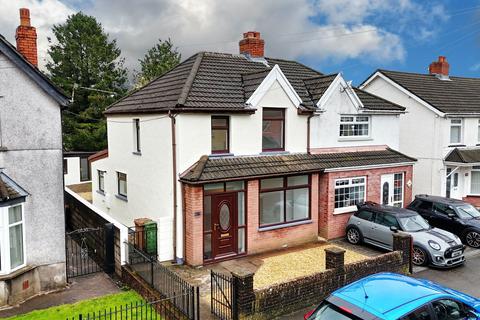 3 bedroom semi-detached house for sale, Bedwellty Road, Blackwood NP12