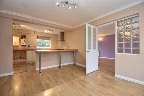 4 bedroom house to rent, Culm Lea, Cullompton