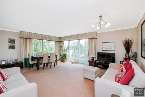 2 bedroom apartment for sale, New Wanstead, London E11