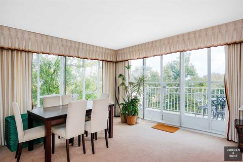 2 bedroom apartment for sale, New Wanstead, London E11