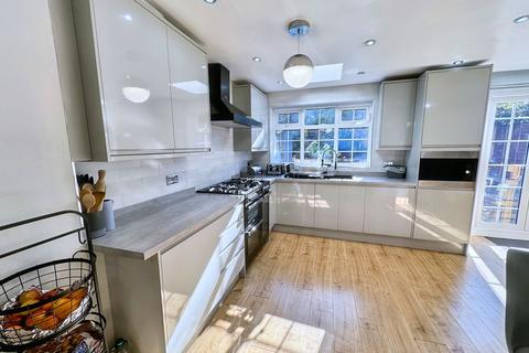 5 bedroom semi-detached house for sale, Scholes Lane, Prestwich, M25