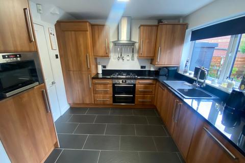 3 bedroom detached house for sale, 120 Redwood, Chadderton, OL9 9UG