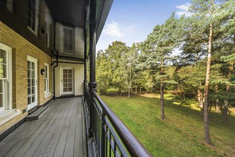 2 bedroom flat for sale, Westerham Road, Keston, BR2