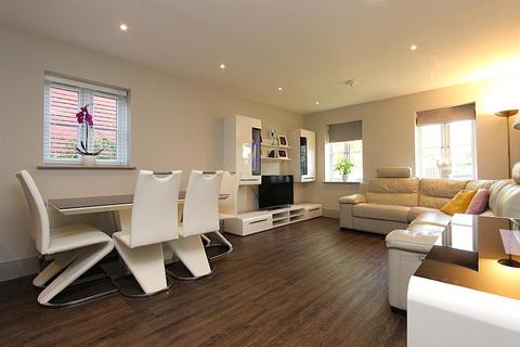 Flat 3, Oaks House, 12 Brighton Road, Banstead, SM7 1BS
