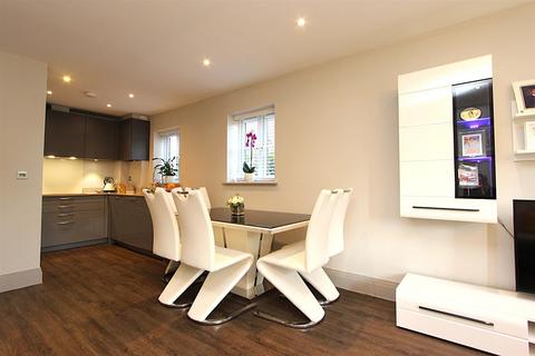 Flat 3, Oaks House, 12 Brighton Road, Banstead, SM7 1BS