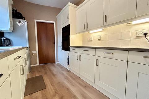 24 Barrowby Road, Leeds, LS15 8QJ