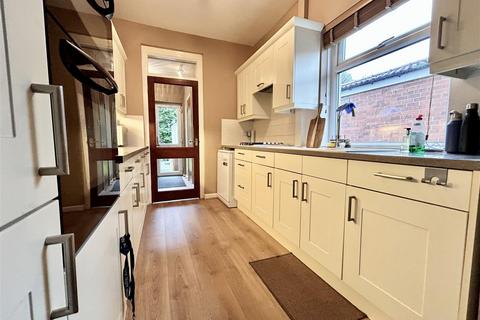 24 Barrowby Road, Leeds, LS15 8QJ
