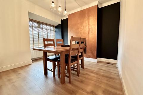 24 Barrowby Road, Leeds, LS15 8QJ