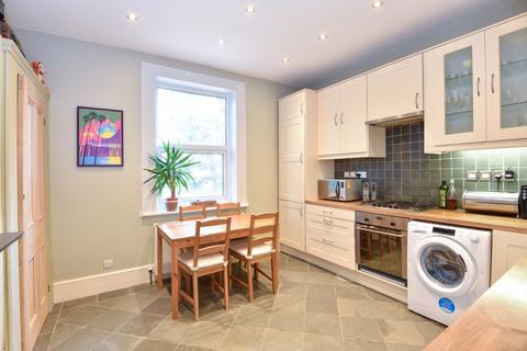 2 bedroom flat to rent, Lawrie Park Road Sydenham SE26