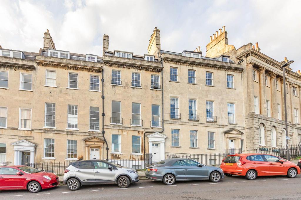 Camden Crescent, Lansdown 1 bed apartment to rent £1,100 pcm (£254 pw)