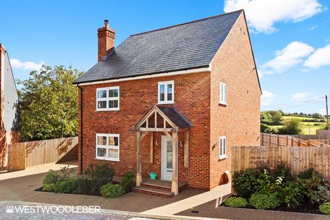 5 bedroom detached house for sale, Walnut Tree Close, Nazeing EN9