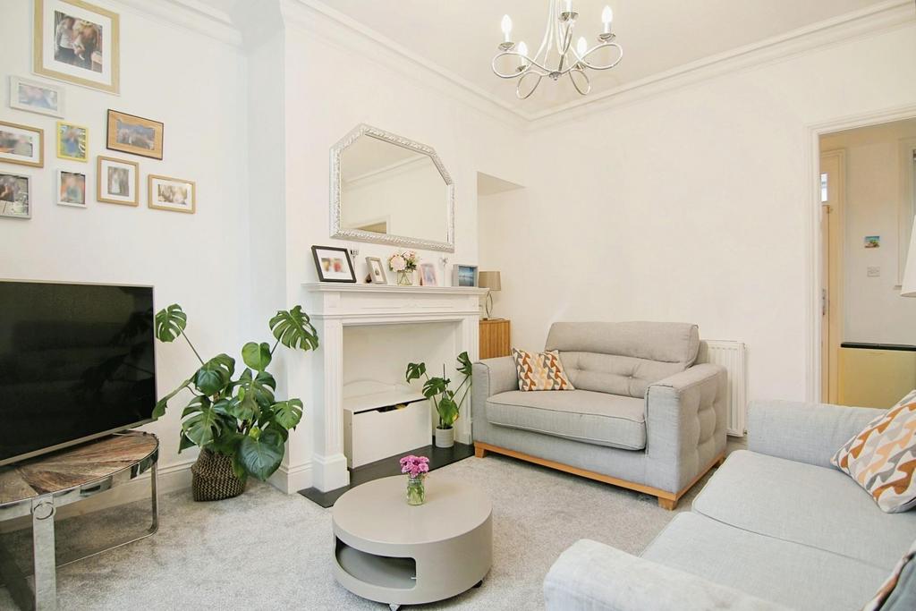 Oakwood Terrace, Pudsey 2 bed terraced house for sale £190,000