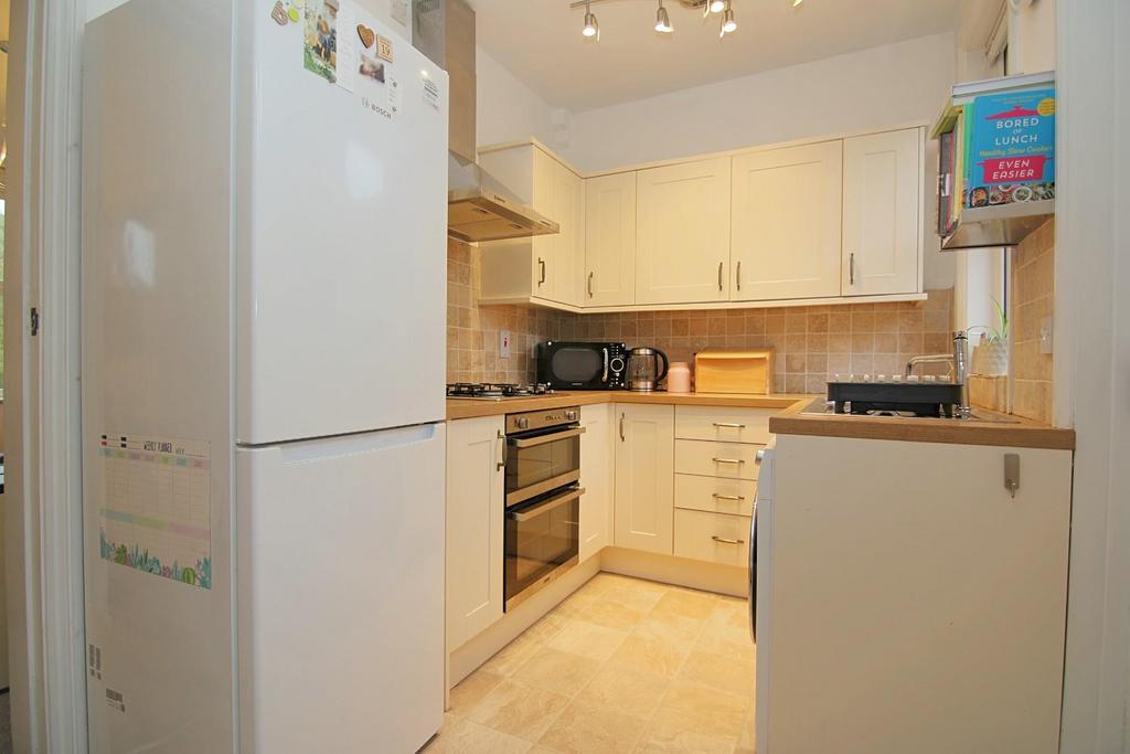 Oakwood Terrace, Pudsey 2 bed terraced house for sale £190,000